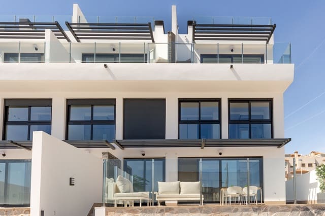 3 makuuhuone Kattohuoneisto myytävänä paikassa Guardamar del Segura mukana uima-altaan 
autotalli - 396 000 € (Ref: 8220016)