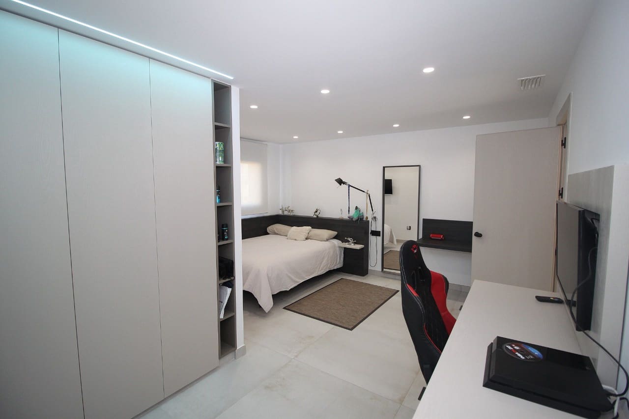 4 soveværelse Villa til salg i San Pedro del Pinatar med swimmingpool - € 480.000 (Ref: 8252467)