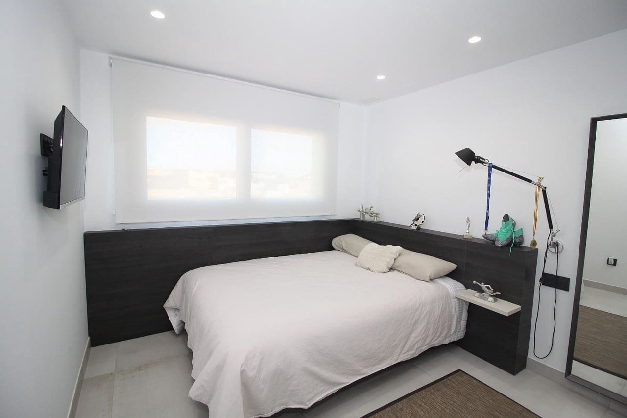 4 soveværelse Villa til salg i San Pedro del Pinatar med swimmingpool - € 480.000 (Ref: 8252467)