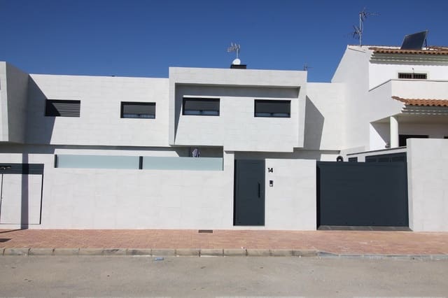 4 soveværelse Villa til salg i San Pedro del Pinatar med swimmingpool - € 480.000 (Ref: 8252467)