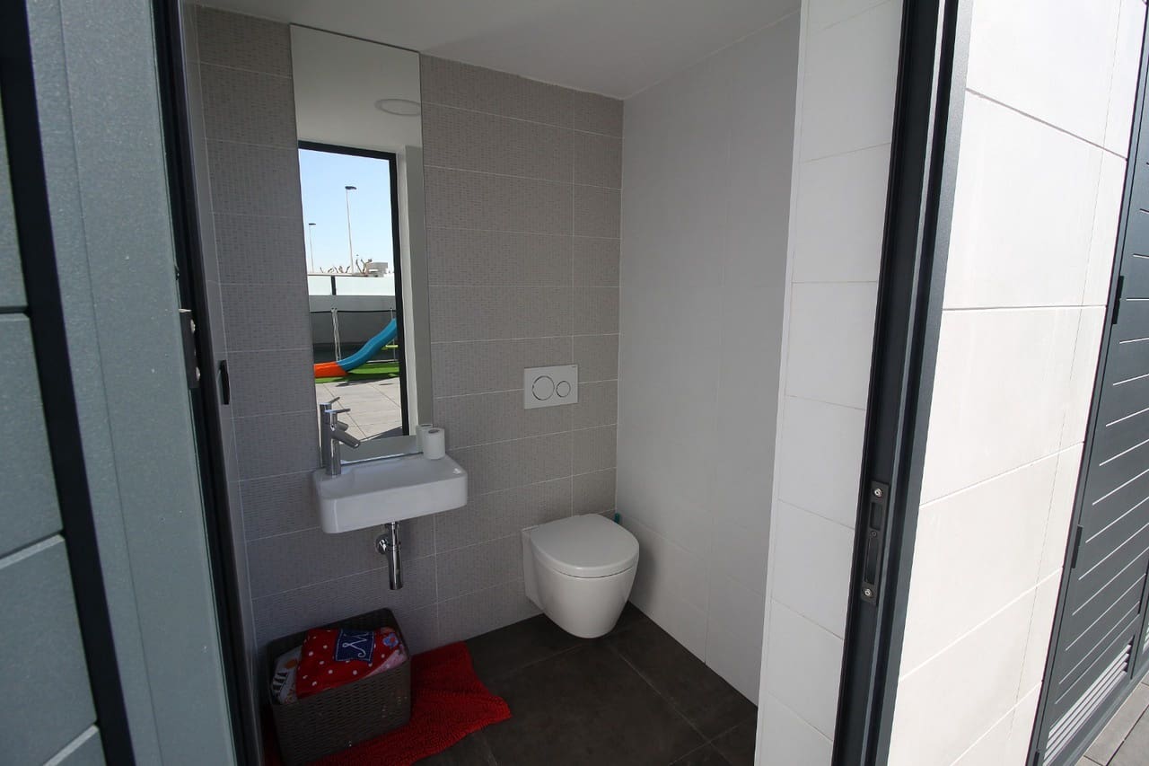 4 soveværelse Villa til salg i San Pedro del Pinatar med swimmingpool - € 480.000 (Ref: 8252467)