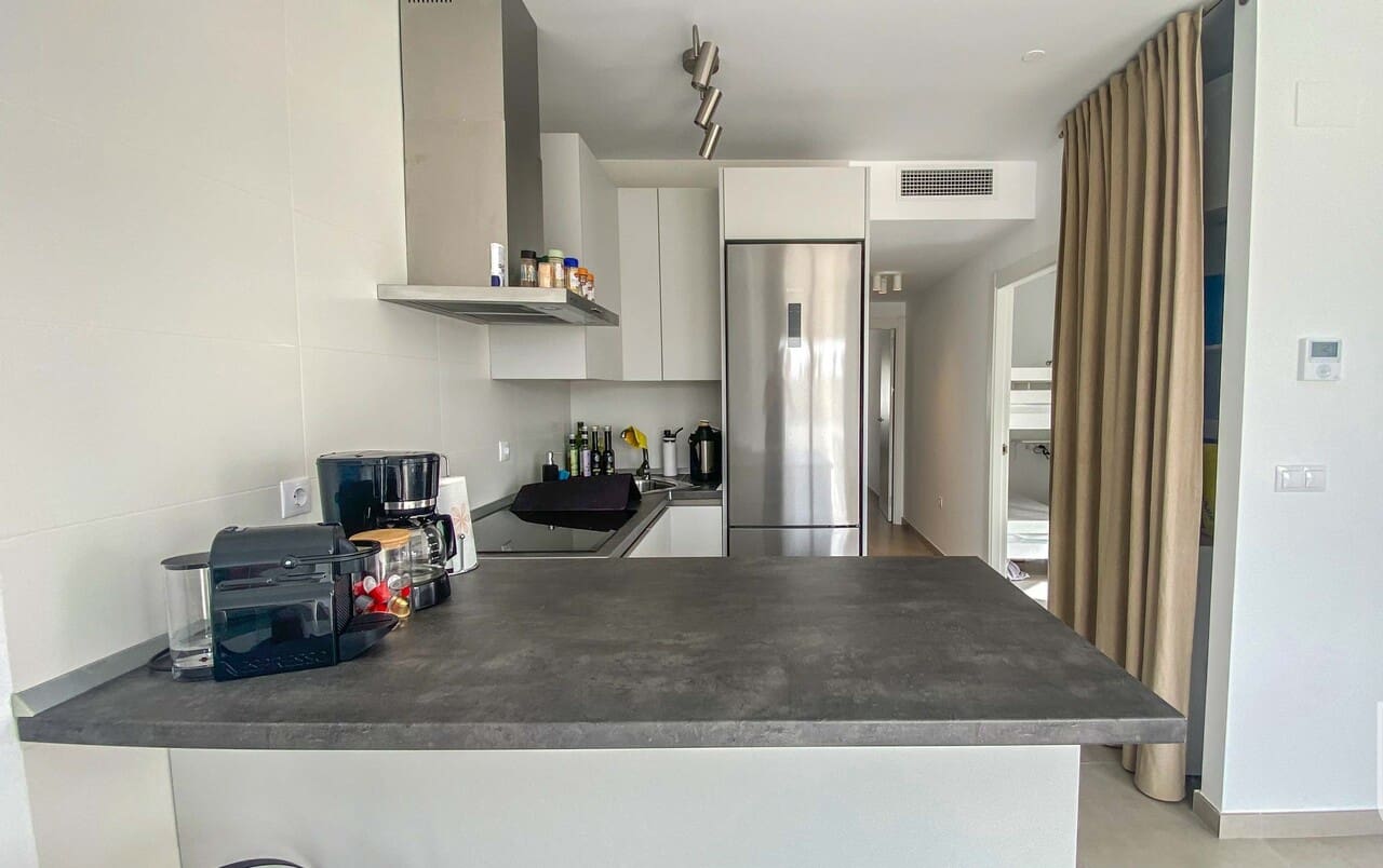 2 soveværelse Semi-Rækkehus til salg i Los Alcazares med swimmingpool - € 245.000 (Ref: 8252469)