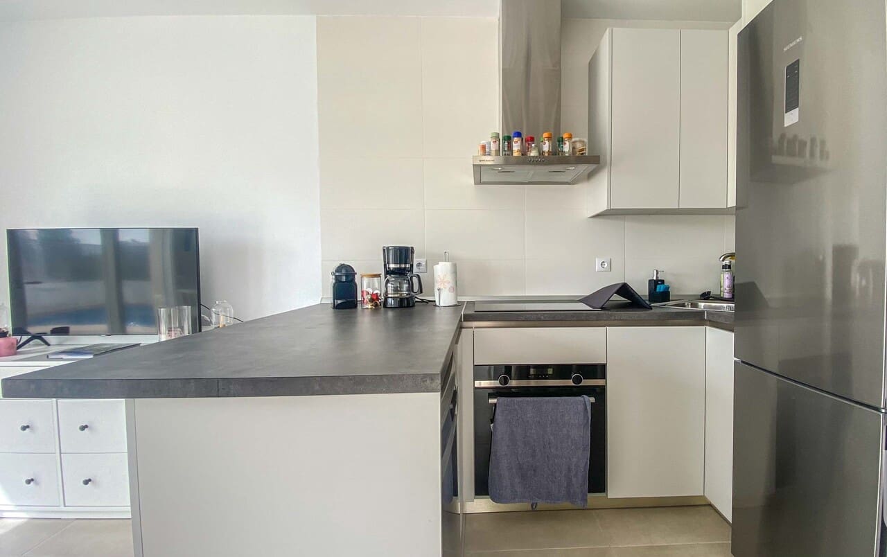 2 soveværelse Semi-Rækkehus til salg i Los Alcazares med swimmingpool - € 245.000 (Ref: 8252469)