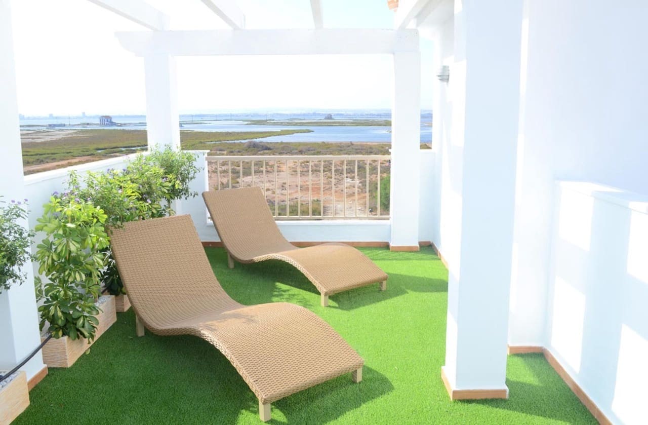 4 bedroom Villa for sale in La Manga del Mar Menor with garage - € 389,000 (Ref: 8893611)