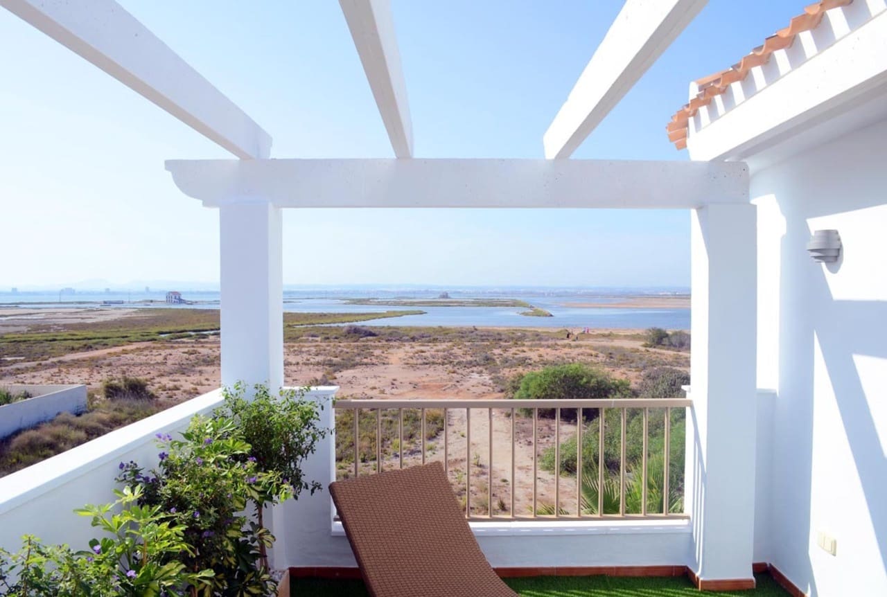 4 bedroom Villa for sale in La Manga del Mar Menor with garage - € 389,000 (Ref: 8893611)