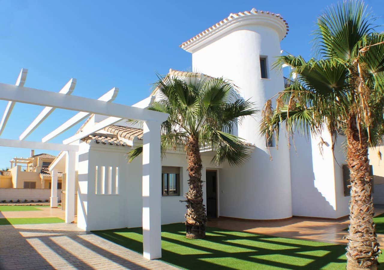 4 bedroom Villa for sale in La Manga del Mar Menor with garage - € 389,000 (Ref: 8893611)