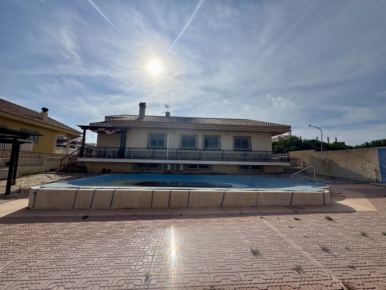 5 soveværelse Villa til salg i Mar de Cristal med swimmingpool garage - € 465.000 (Ref: 9028389)