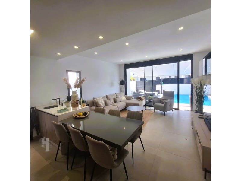 Chalet de 3 habitaciones en Santiago de la Ribera en venta - 420.000 € (Ref: 9215598)