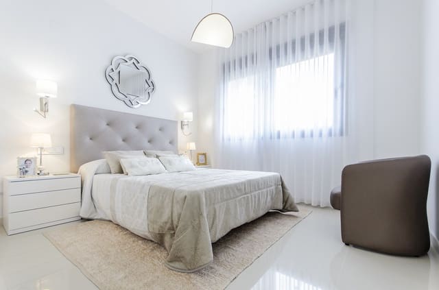 3 sypialnia Willa na sprzedaż w San Miguel de Salinas z basenem garażem - 630 000 € (Ref: 9215603)