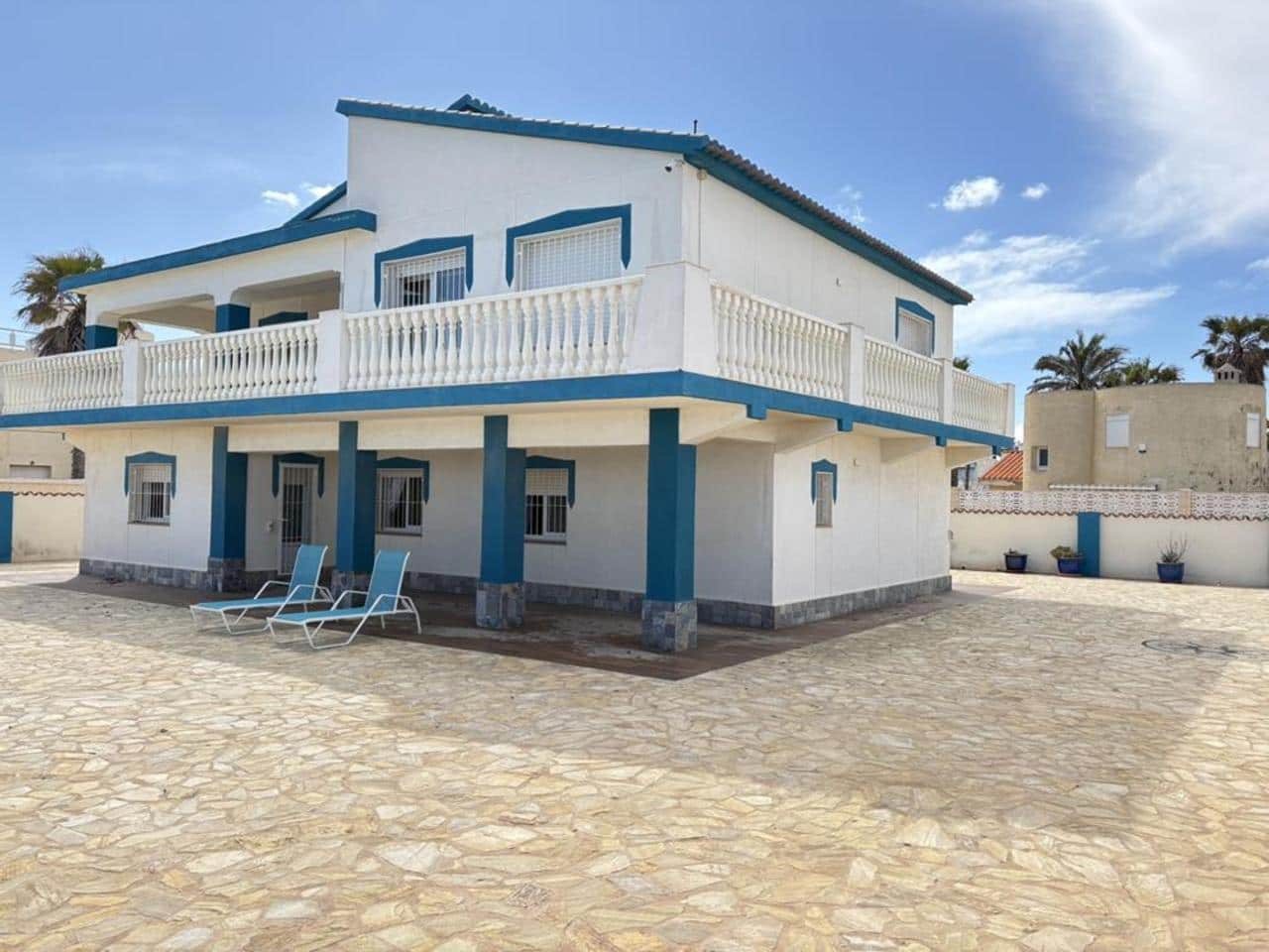 Chalet de 6 habitaciones en La Manga del Mar Menor en venta - 995.000 € (Ref: 9306825)