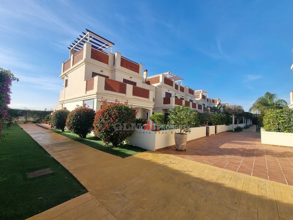 3 soverom Leilighet til salgs i Los Alcazares med svømmebasseng - € 259 000 (Ref: 9417436)