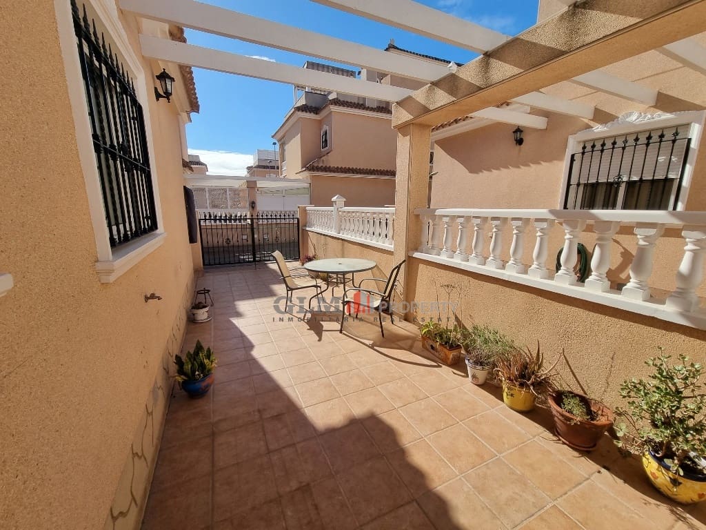 3 bedroom Apartment for sale in San Javier with pool - € 199,000 (Ref: 9431814)