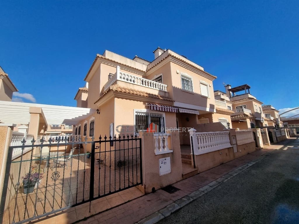 3 bedroom Apartment for sale in San Javier with pool - € 199,000 (Ref: 9431814)