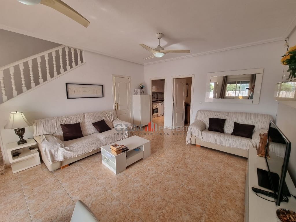 Apartment for sale in Los Alcazares with pool - € 229,000 (Ref: 9431820)