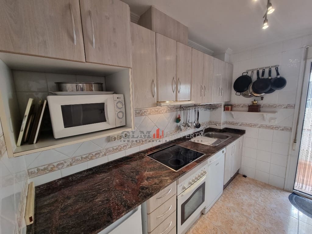 Apartment for sale in Los Alcazares with pool - € 229,000 (Ref: 9431820)