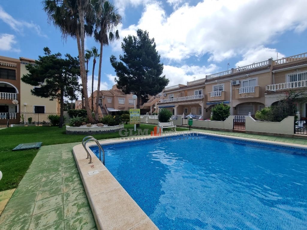 Apartment for sale in Los Alcazares with pool - € 229,000 (Ref: 9431820)