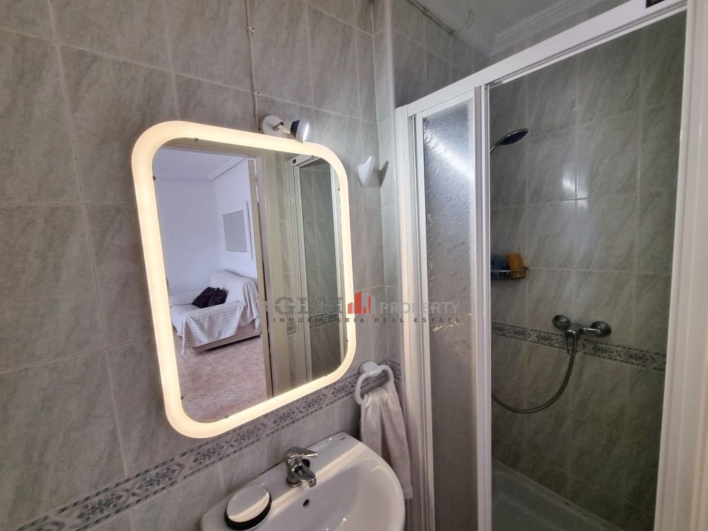 Apartment for sale in Los Alcazares with pool - € 229,000 (Ref: 9431820)