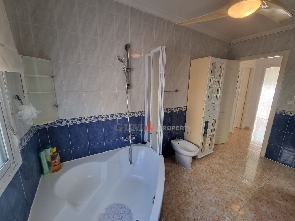 Apartment for sale in Los Alcazares with pool - € 229,000 (Ref: 9431820)