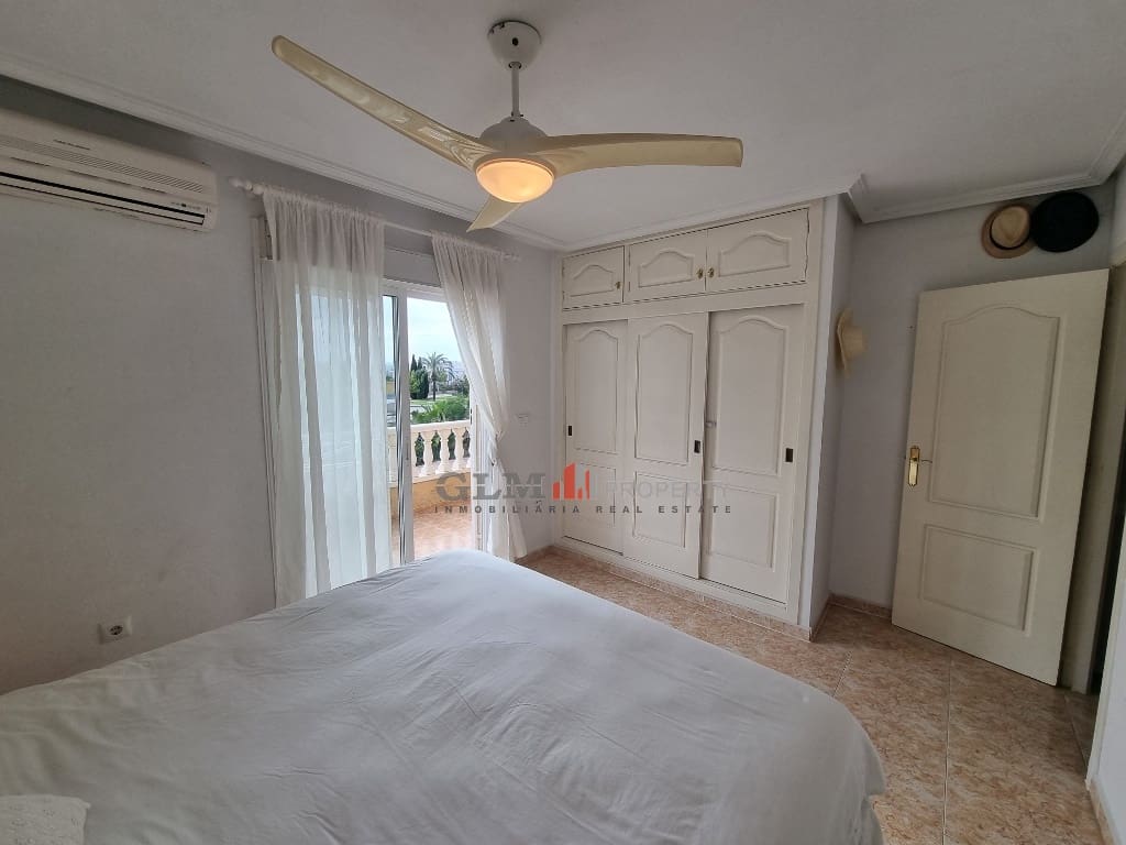 Apartment for sale in Los Alcazares with pool - € 229,000 (Ref: 9431820)