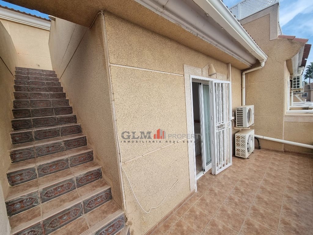 Apartment for sale in Los Alcazares with pool - € 229,000 (Ref: 9431820)