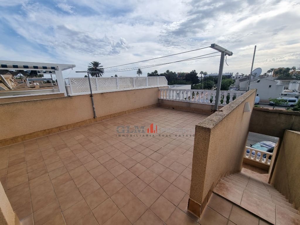 Apartment for sale in Los Alcazares with pool - € 229,000 (Ref: 9431820)