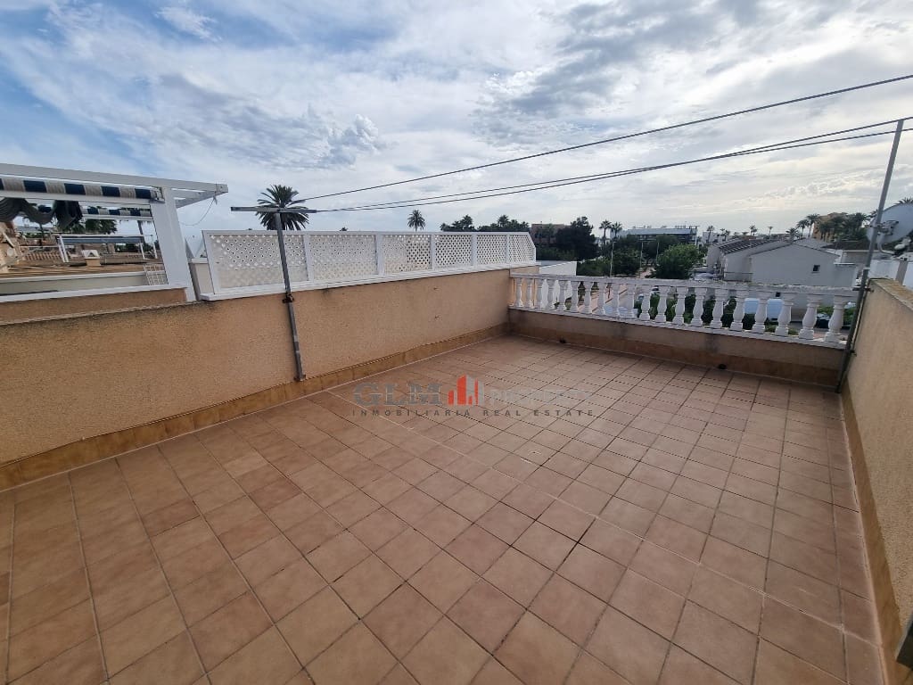Apartment for sale in Los Alcazares with pool - € 229,000 (Ref: 9431820)