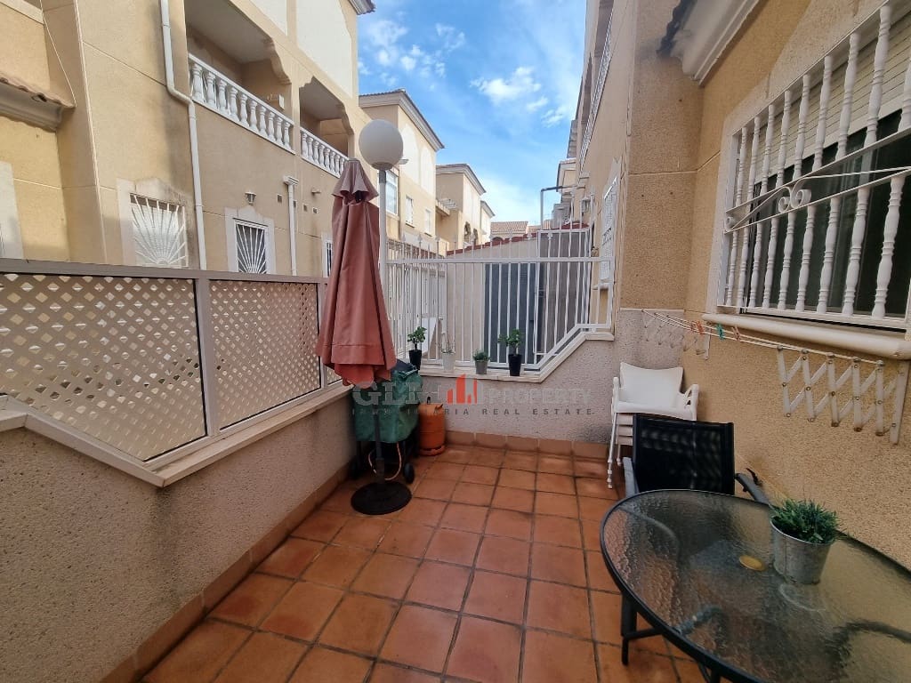 Apartment for sale in Los Alcazares with pool - € 229,000 (Ref: 9431820)