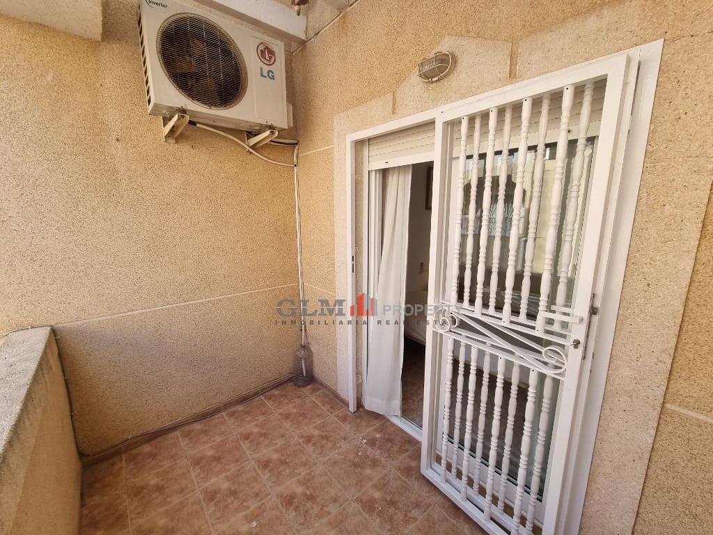 Apartment for sale in Los Alcazares with pool - € 229,000 (Ref: 9431820)