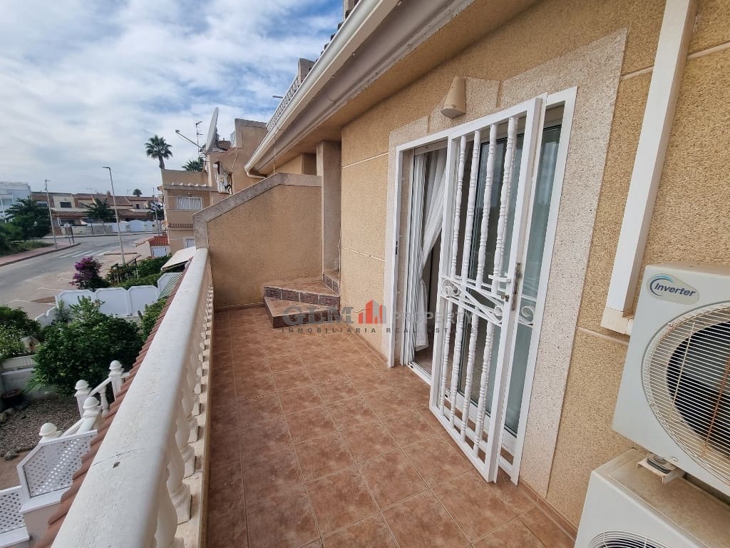 Apartment for sale in Los Alcazares with pool - € 229,000 (Ref: 9431820)