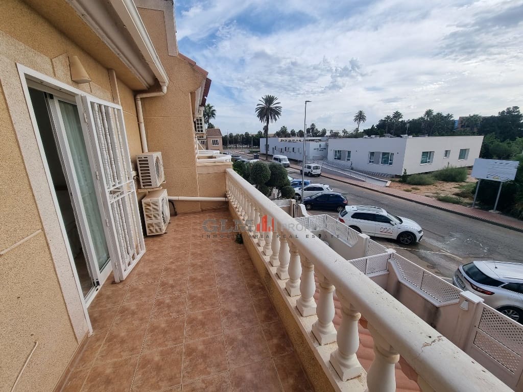 Apartment for sale in Los Alcazares with pool - € 229,000 (Ref: 9431820)