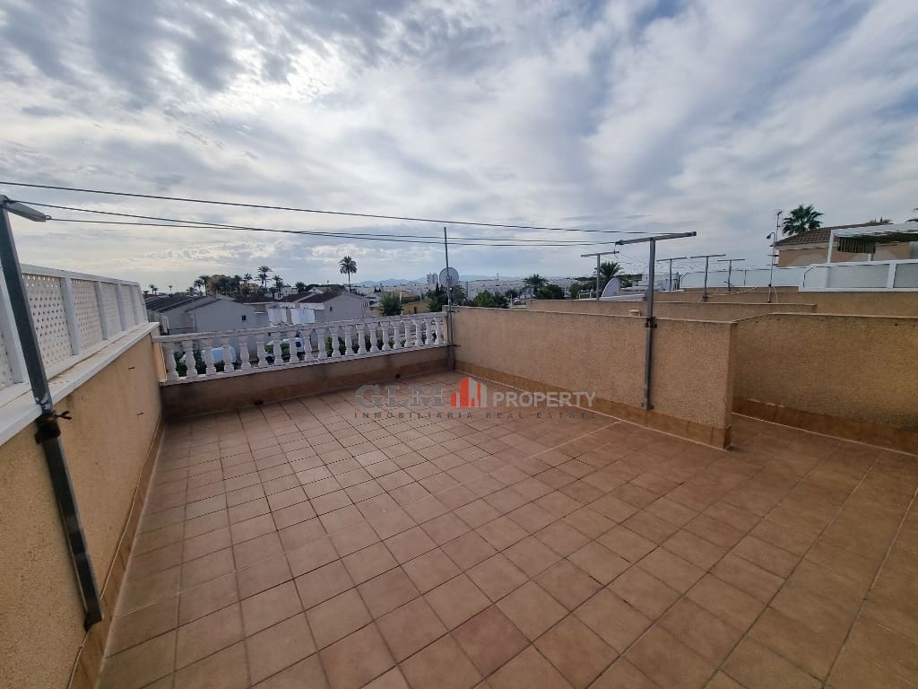 Apartment for sale in Los Alcazares with pool - € 229,000 (Ref: 9431820)