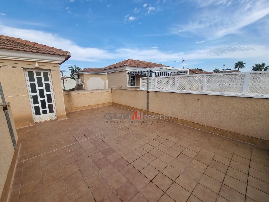 Apartment for sale in Los Alcazares with pool - € 229,000 (Ref: 9431820)