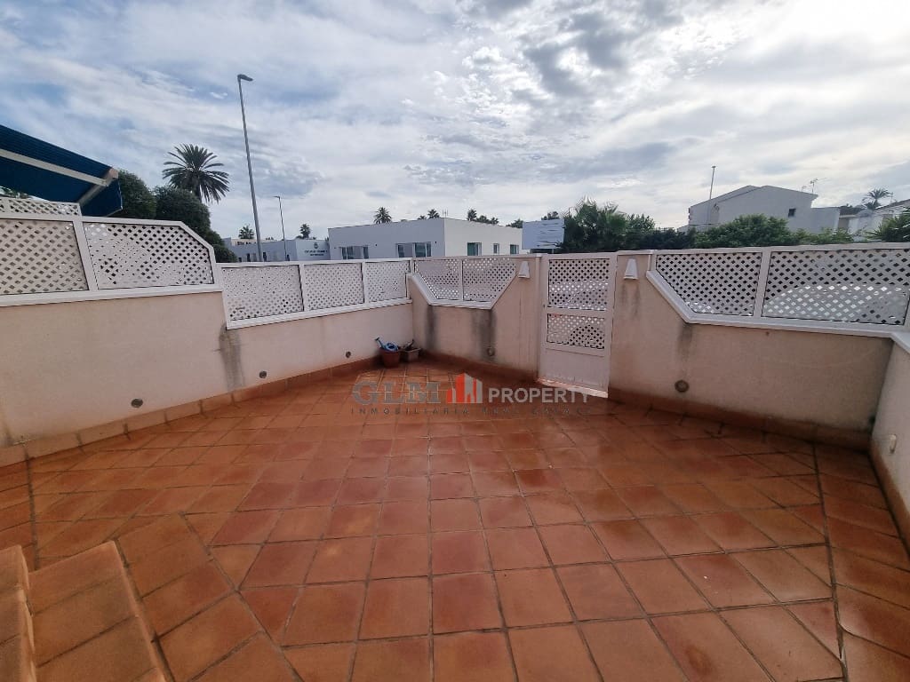 Apartment for sale in Los Alcazares with pool - € 229,000 (Ref: 9431820)