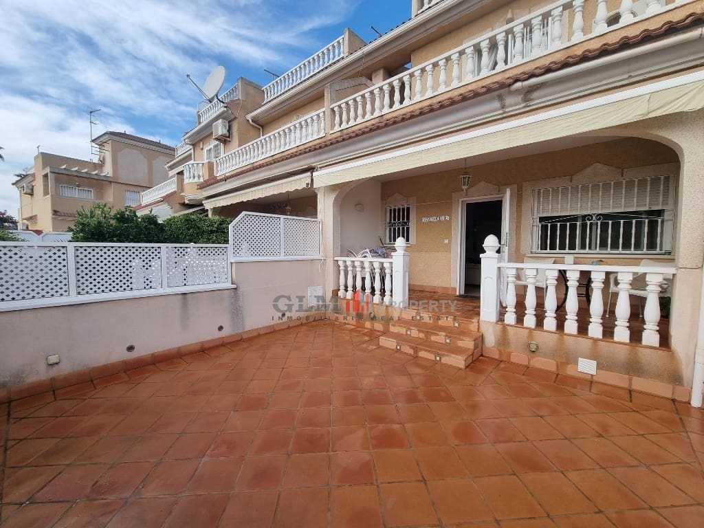 Apartment for sale in Los Alcazares with pool - € 229,000 (Ref: 9431820)