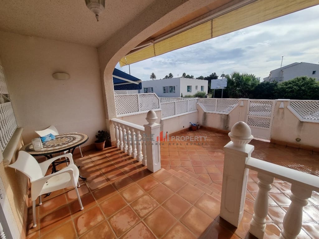 Apartment for sale in Los Alcazares with pool - € 229,000 (Ref: 9431820)