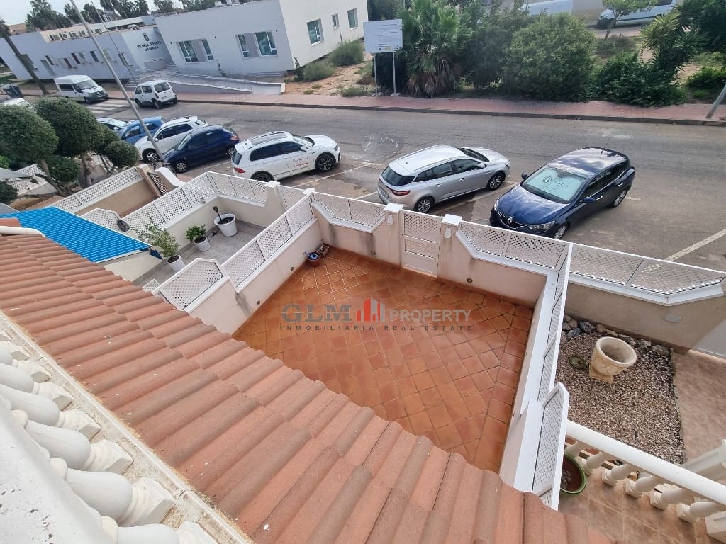 Apartment for sale in Los Alcazares with pool - € 229,000 (Ref: 9431820)