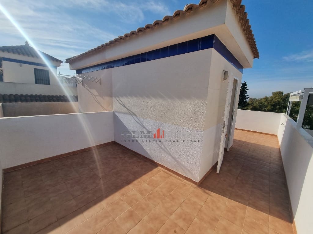 2 sovrum Lägenhet till salu i El Carmoli med pool - 140 000 € (Ref: 9480697)