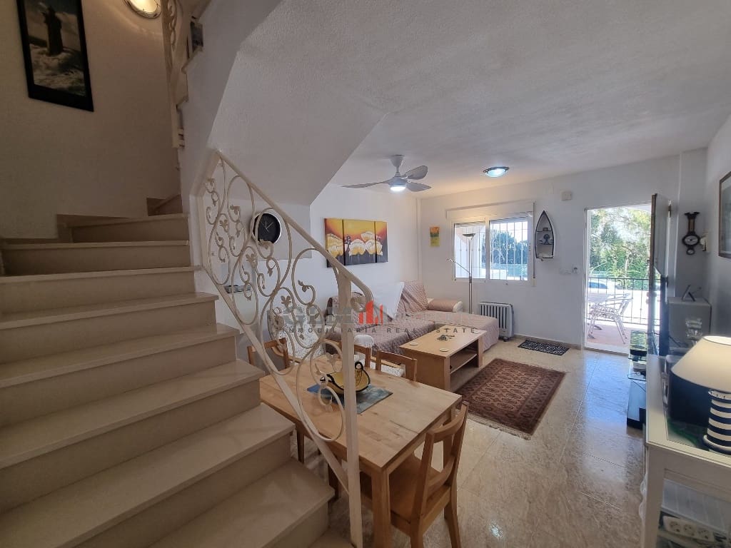 2 sovrum Lägenhet till salu i El Carmoli med pool - 140 000 € (Ref: 9480697)