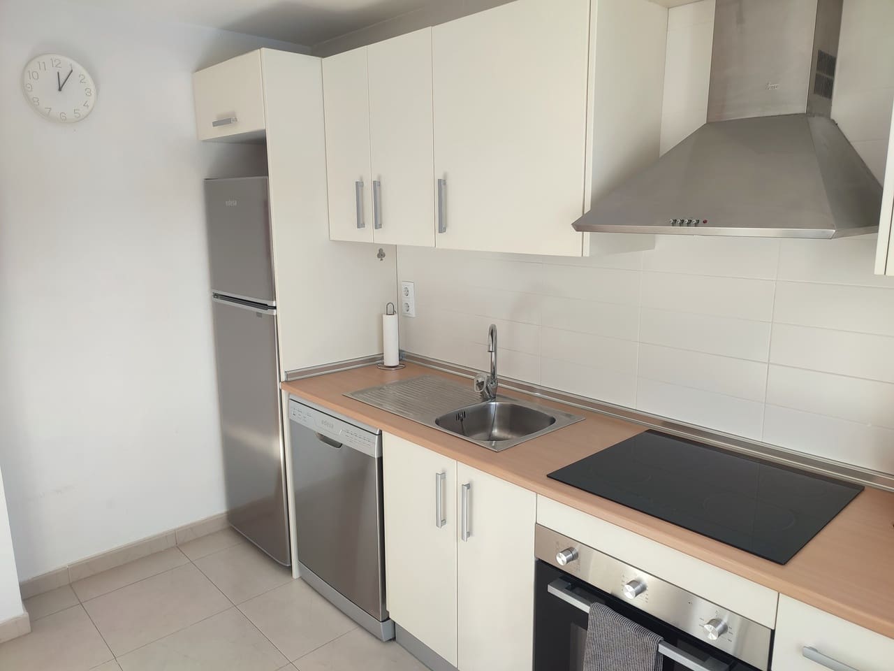 2 soverom Leilighet til salgs i Avileses med svømmebasseng garasje - € 159 000 (Ref: 9521512)