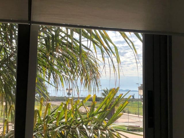 3 soverom Hus til salgs i Los Alcázares med svømmebasseng - € 360 000 (Ref: 9616947)