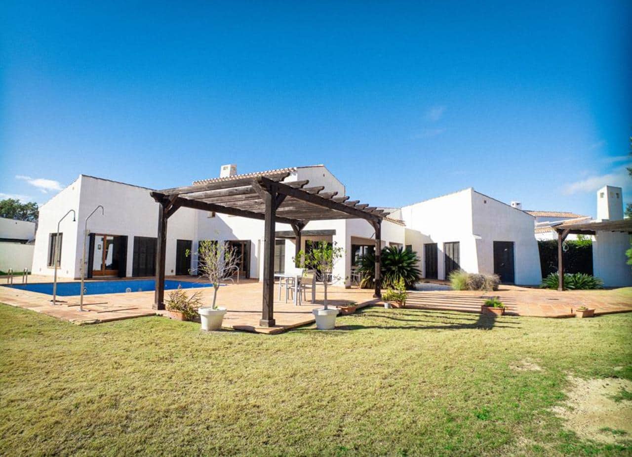 5 bedroom Villa for sale in Banos y Mendigo with pool garage - € 750,000 (Ref: 9616970)