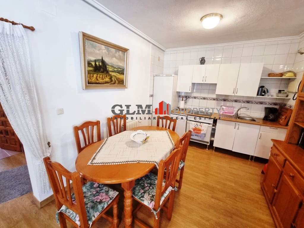 8 soverom Leilighet til salgs i Los Narejos med svømmebasseng - € 399 000 (Ref: 9622947)