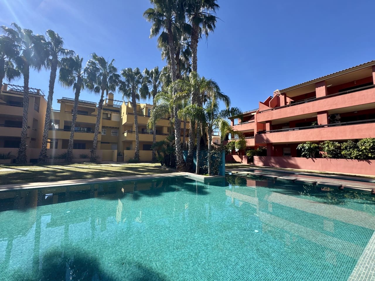 2 soverom Leilighet til salgs i Mar de Cristal med svømmebasseng - € 150 000 (Ref: 9624060)