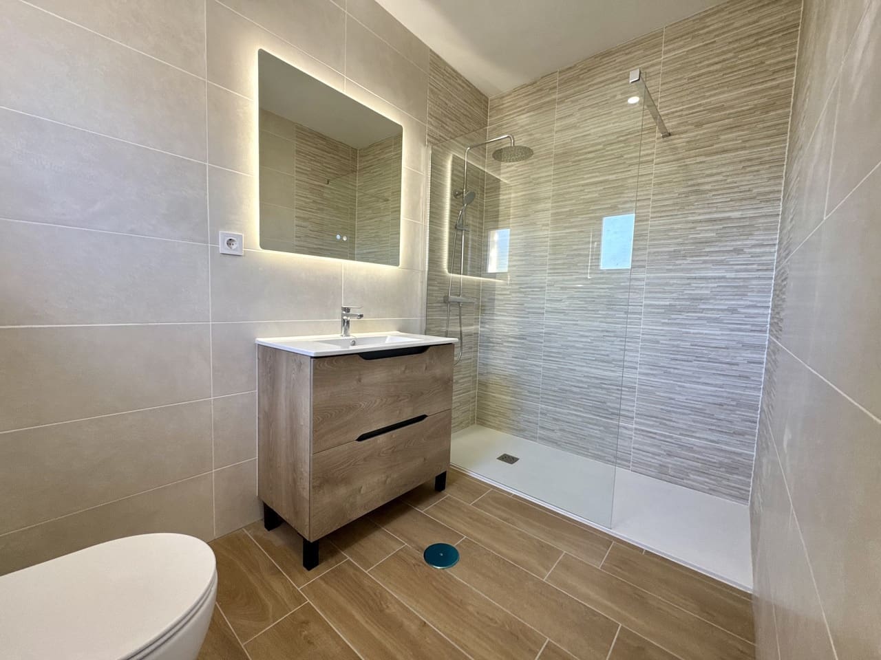 3 bedroom Apartment for sale in Los Urrutias with pool - € 265,000 (Ref: 9626556)