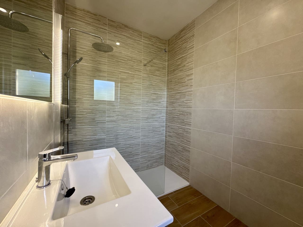 3 bedroom Apartment for sale in Los Urrutias with pool - € 265,000 (Ref: 9626556)