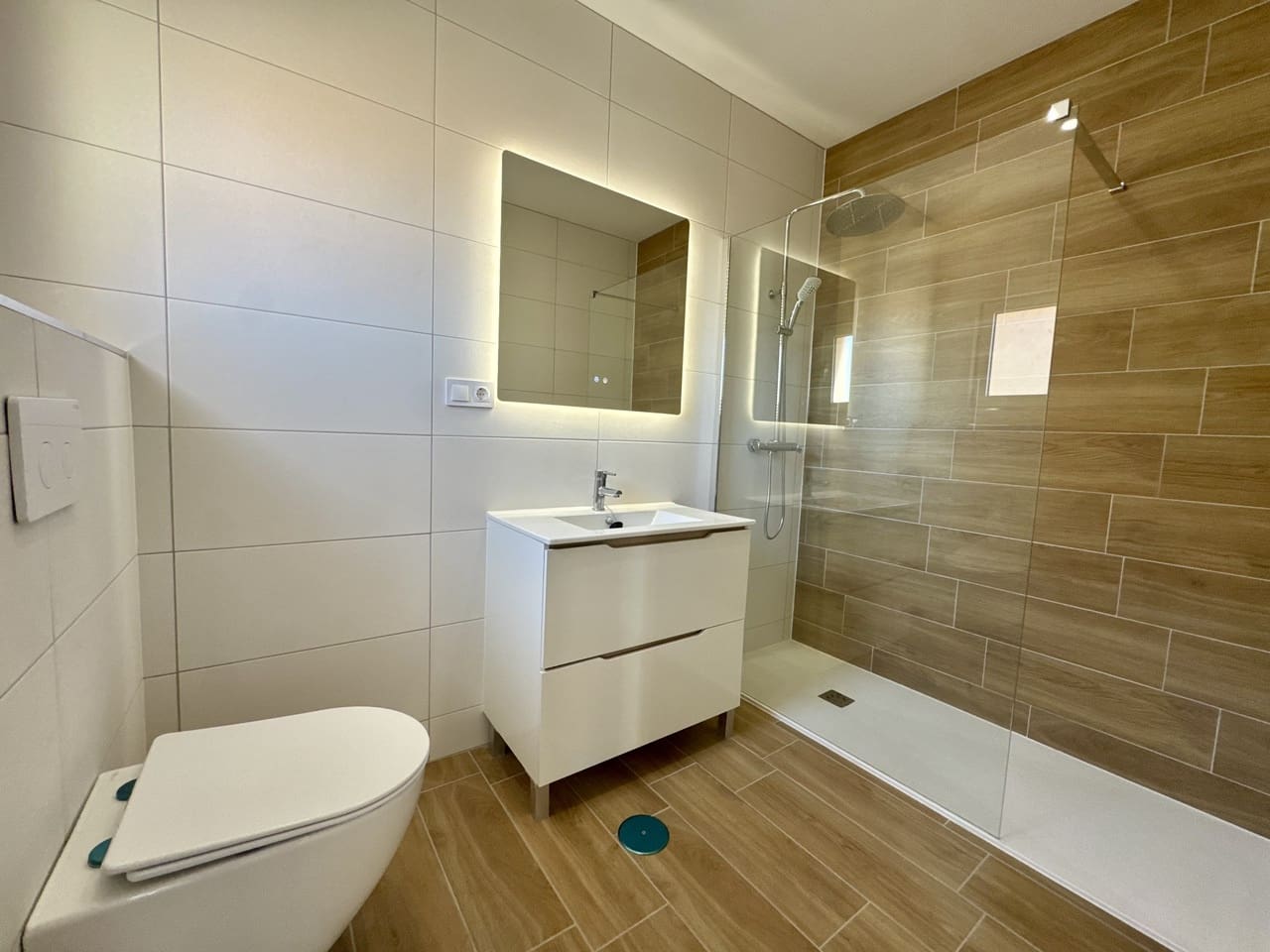 3 bedroom Apartment for sale in Los Urrutias with pool - € 265,000 (Ref: 9626556)