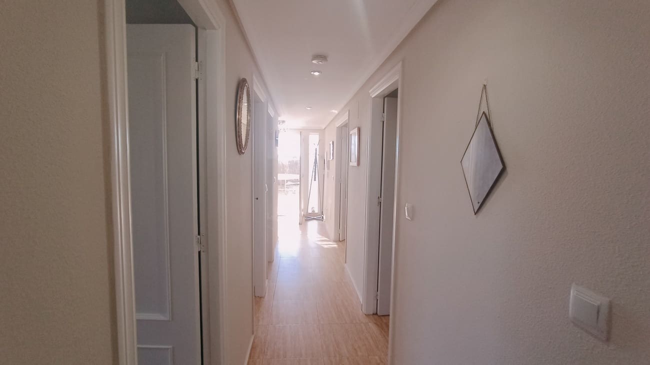 Chalet de 4 habitaciones en Avileses en venta con piscina - 340.000 € (Ref: 9641036)