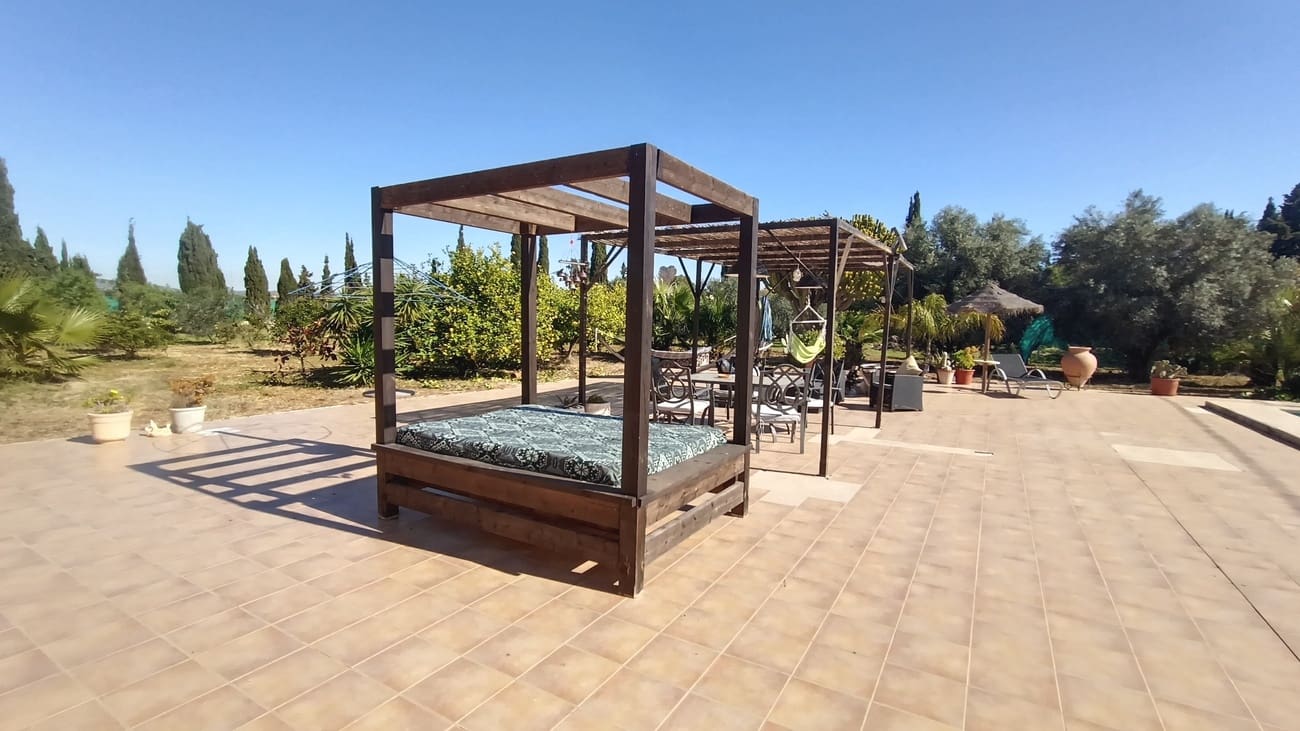 Chalet de 4 habitaciones en Avileses en venta con piscina - 340.000 € (Ref: 9641036)