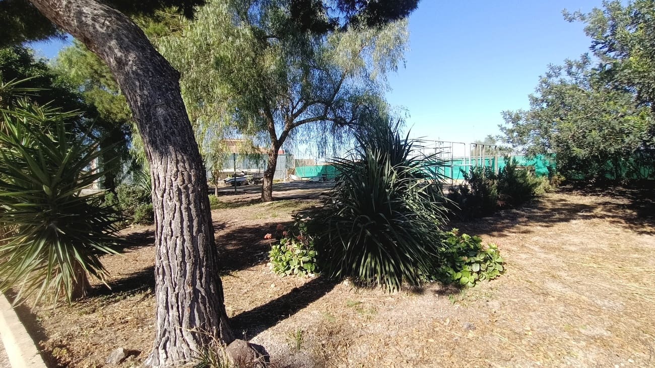 Chalet de 4 habitaciones en Avileses en venta con piscina - 340.000 € (Ref: 9641036)