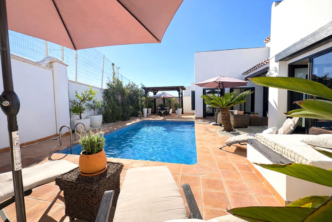 3 soveværelse Villa til salg i Banos y Mendigo med swimmingpool - € 450.000 (Ref: 9649763)